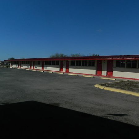 Freer Motel Exterior photo