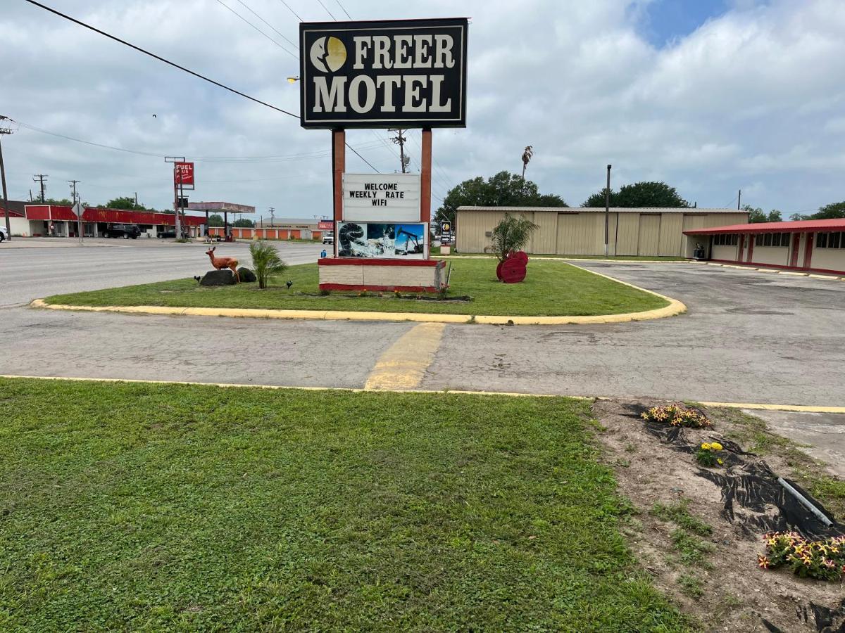 Freer Motel Exterior photo