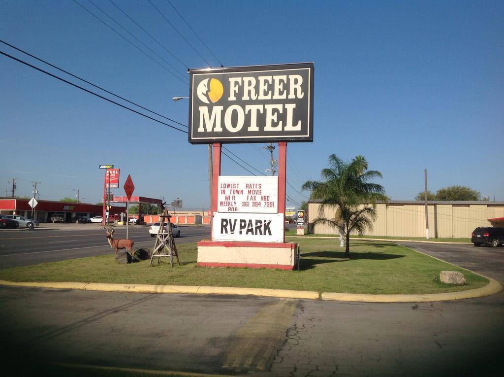 Freer Motel Exterior photo