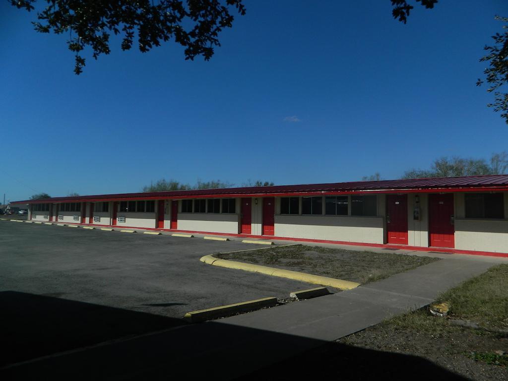 Freer Motel Exterior photo